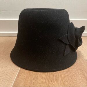 NWT Mantles Black 100% Wool Hat with Flower Detail